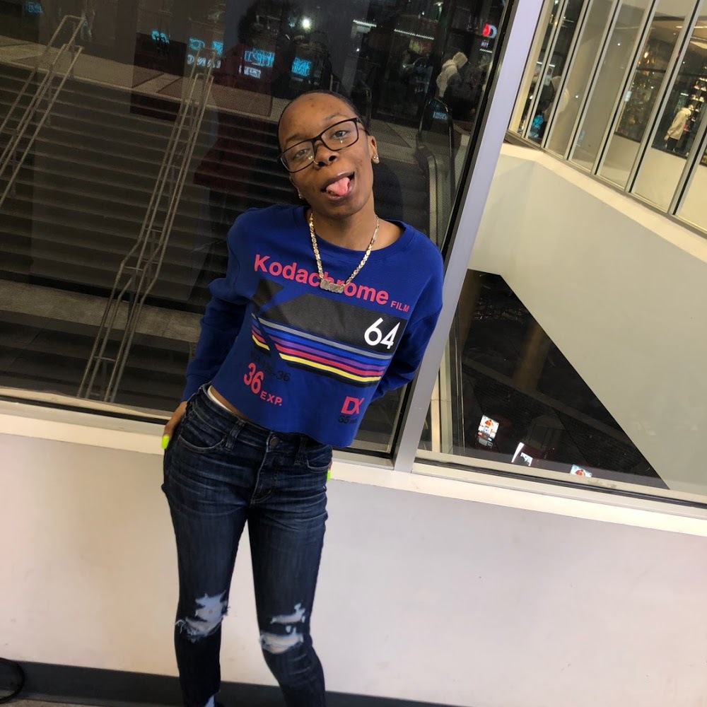 Meet your Posher, Maya